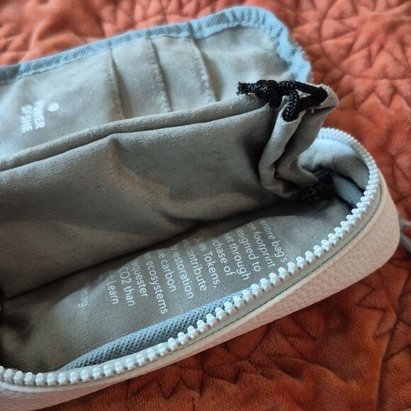 Athleta Rewards Sunglass Case Travel Pack - Picture 5 of 6